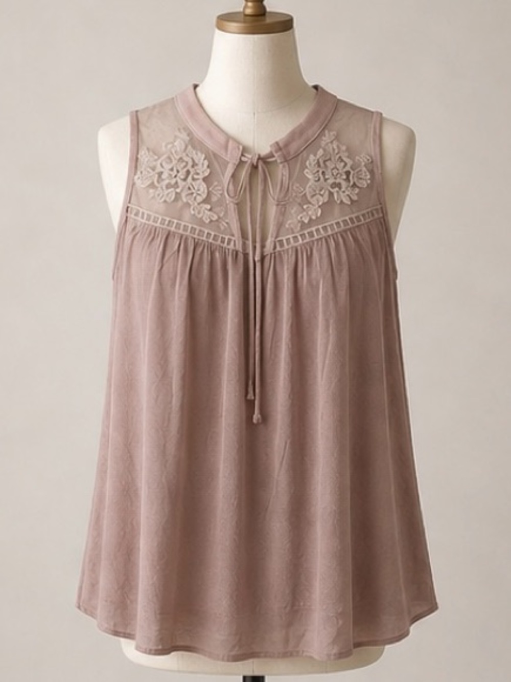 -NWT-  Hayden Pink Lace Detail Sleeveless Blouse